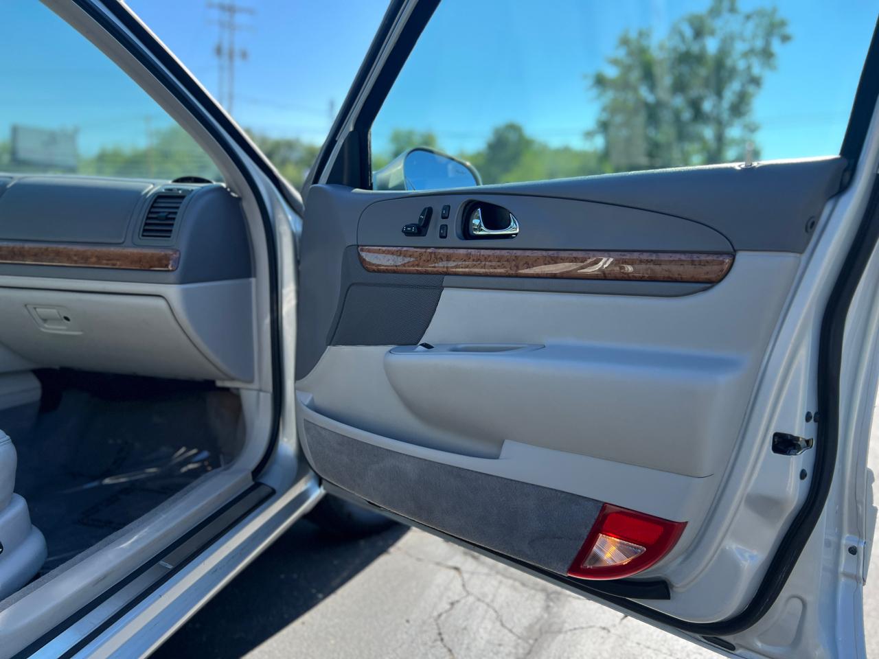 Lincoln Continental Base 2000