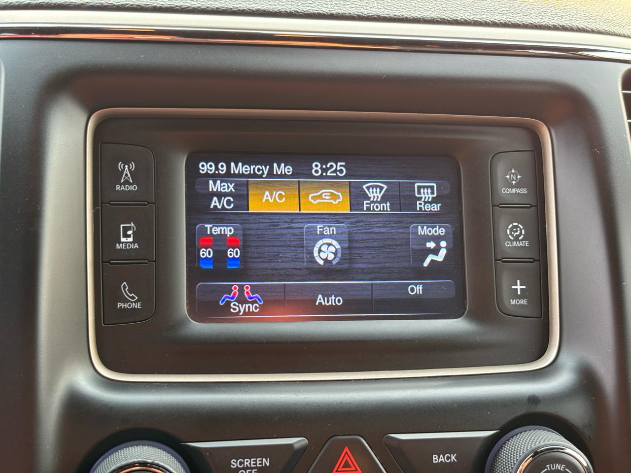 Jeep Grand Cherokee Laredo 4WD 2014
