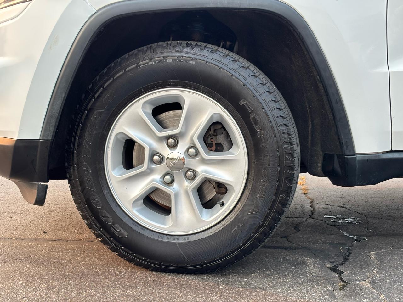 Jeep Grand Cherokee Laredo 4WD 2014