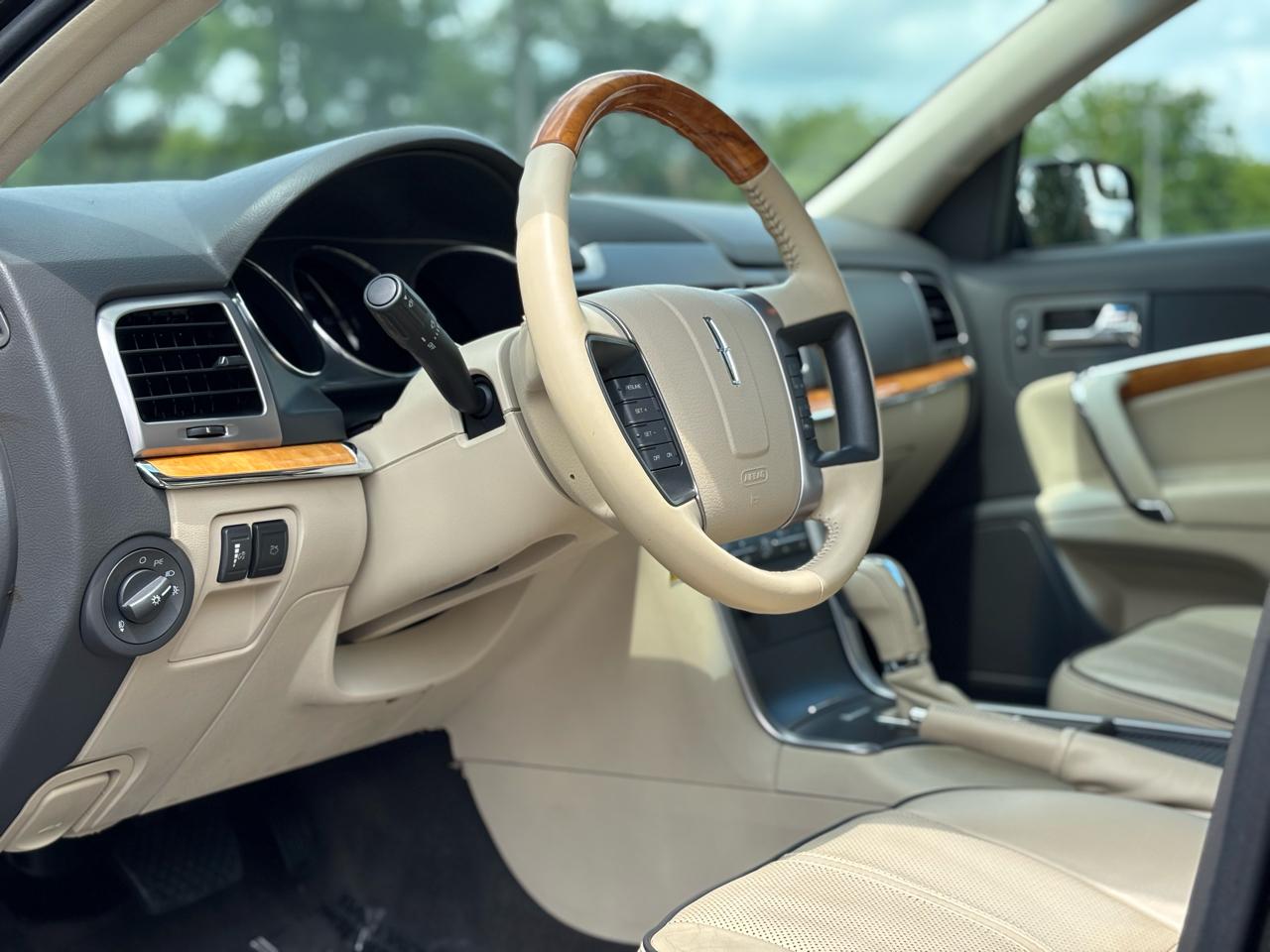 Lincoln MKZ AWD 2011
