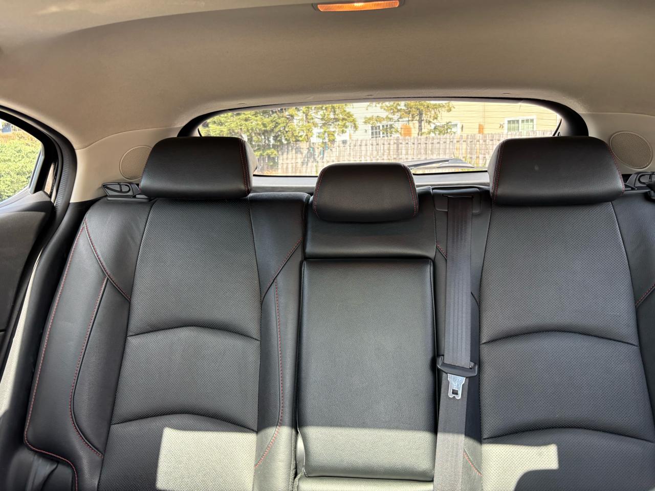 Mazda MAZDA3 s Grand Touring AT 5-Door 2016