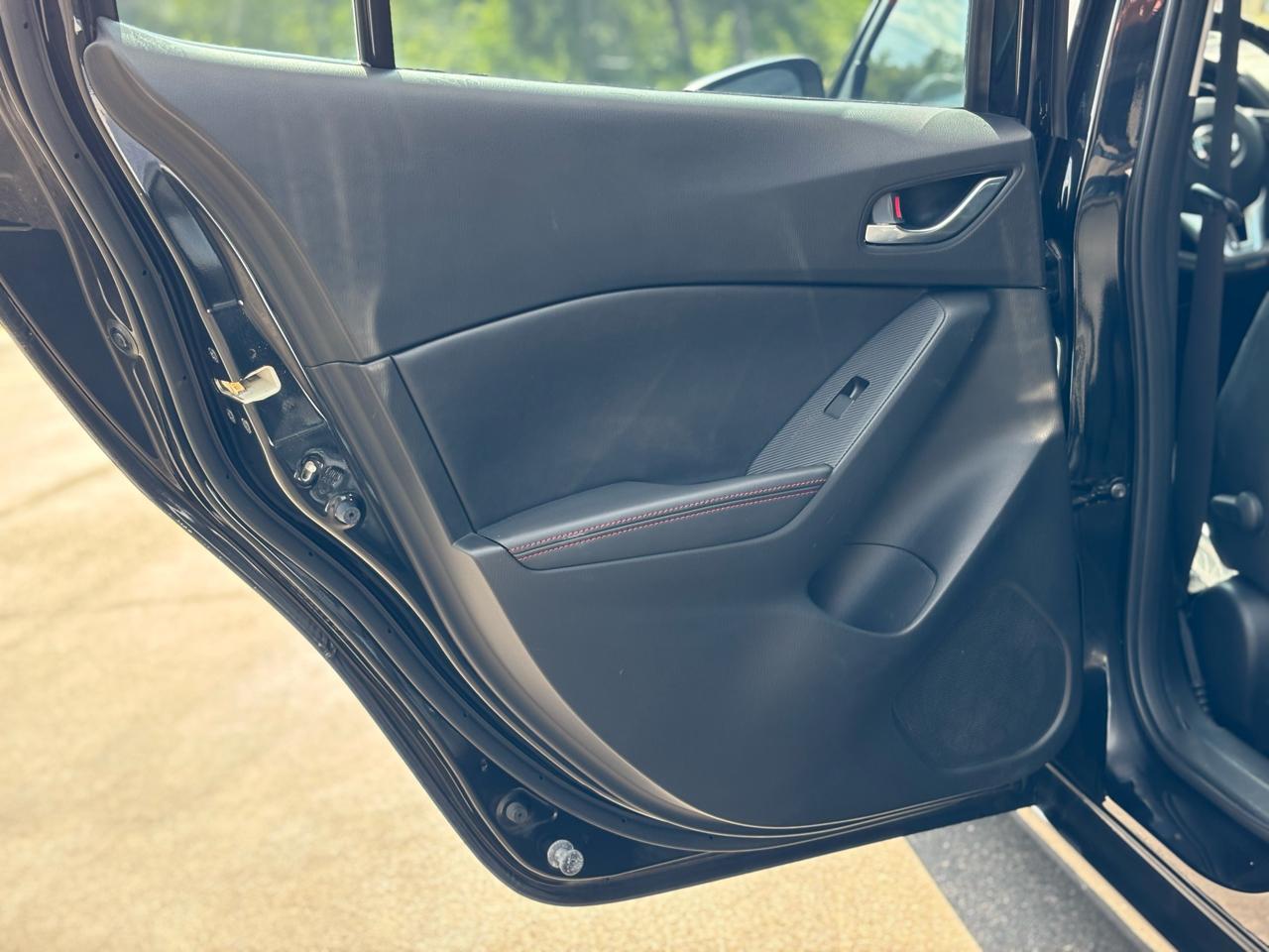 Mazda MAZDA3 s Grand Touring AT 5-Door 2016