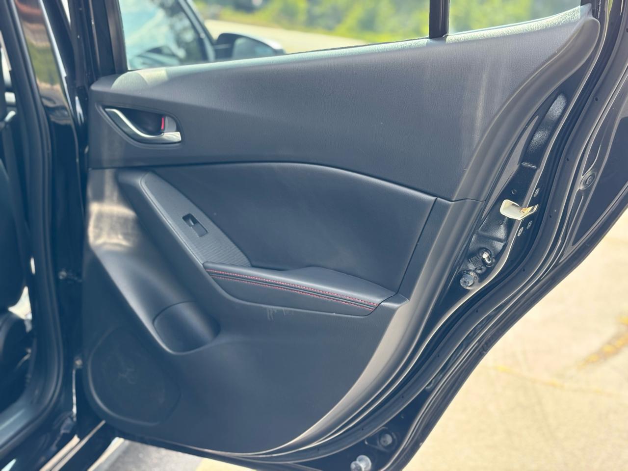 Mazda MAZDA3 s Grand Touring AT 5-Door 2016