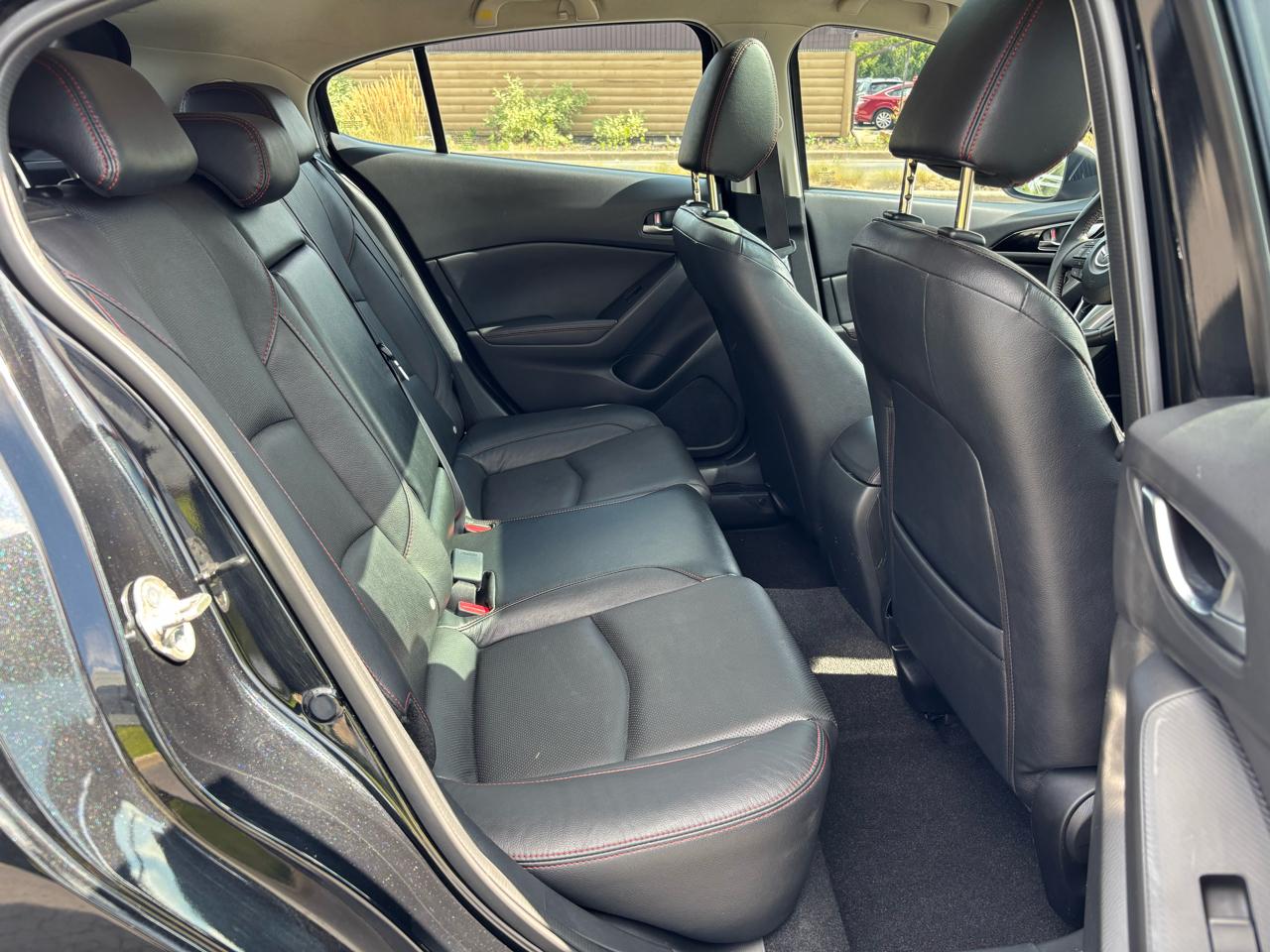 Mazda MAZDA3 s Grand Touring AT 5-Door 2016