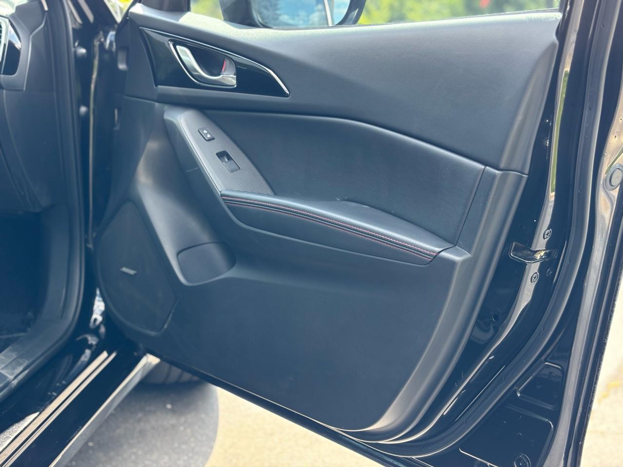Mazda MAZDA3 s Grand Touring AT 5-Door 2016