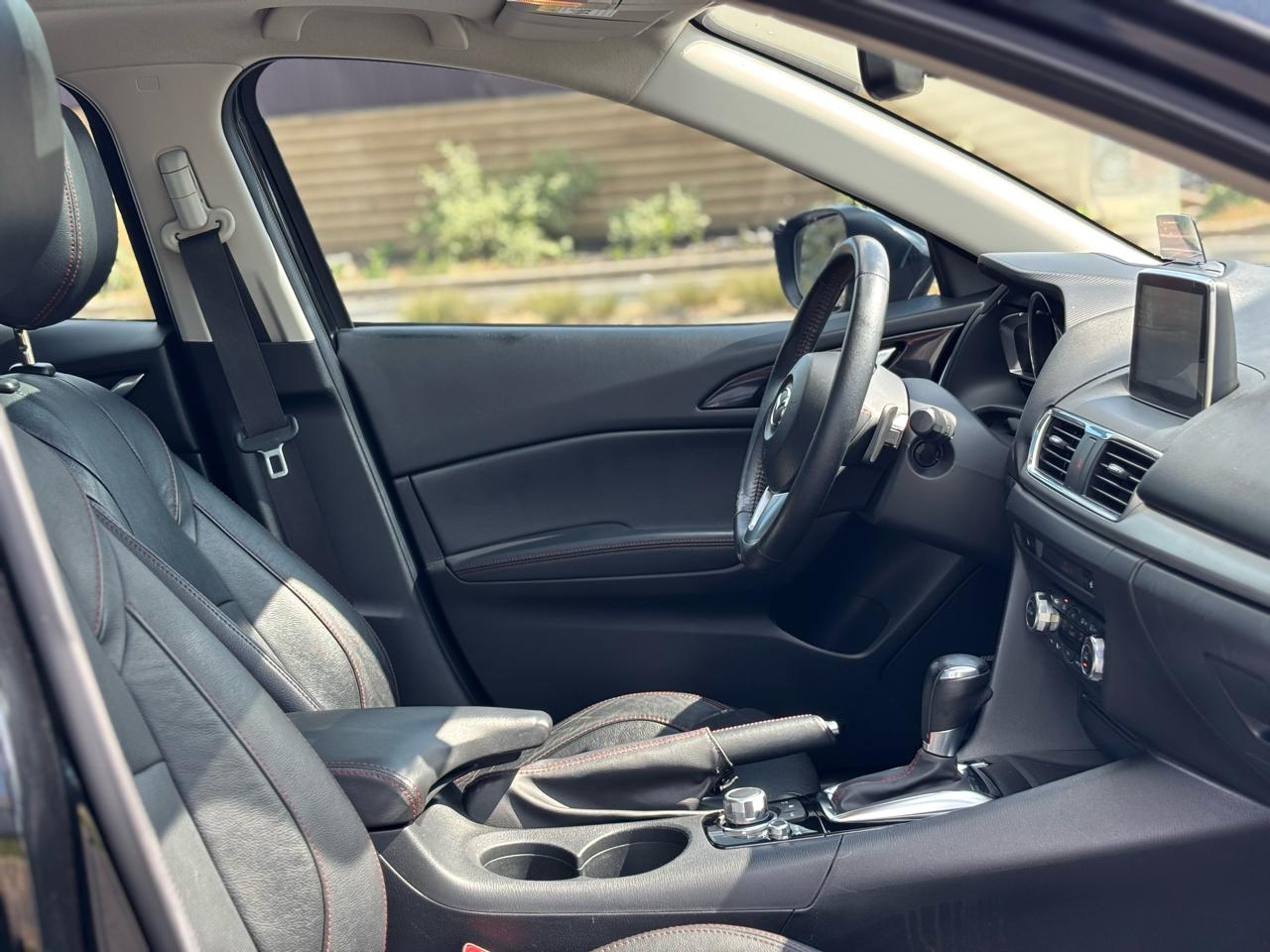 Mazda MAZDA3 s Grand Touring AT 5-Door 2016