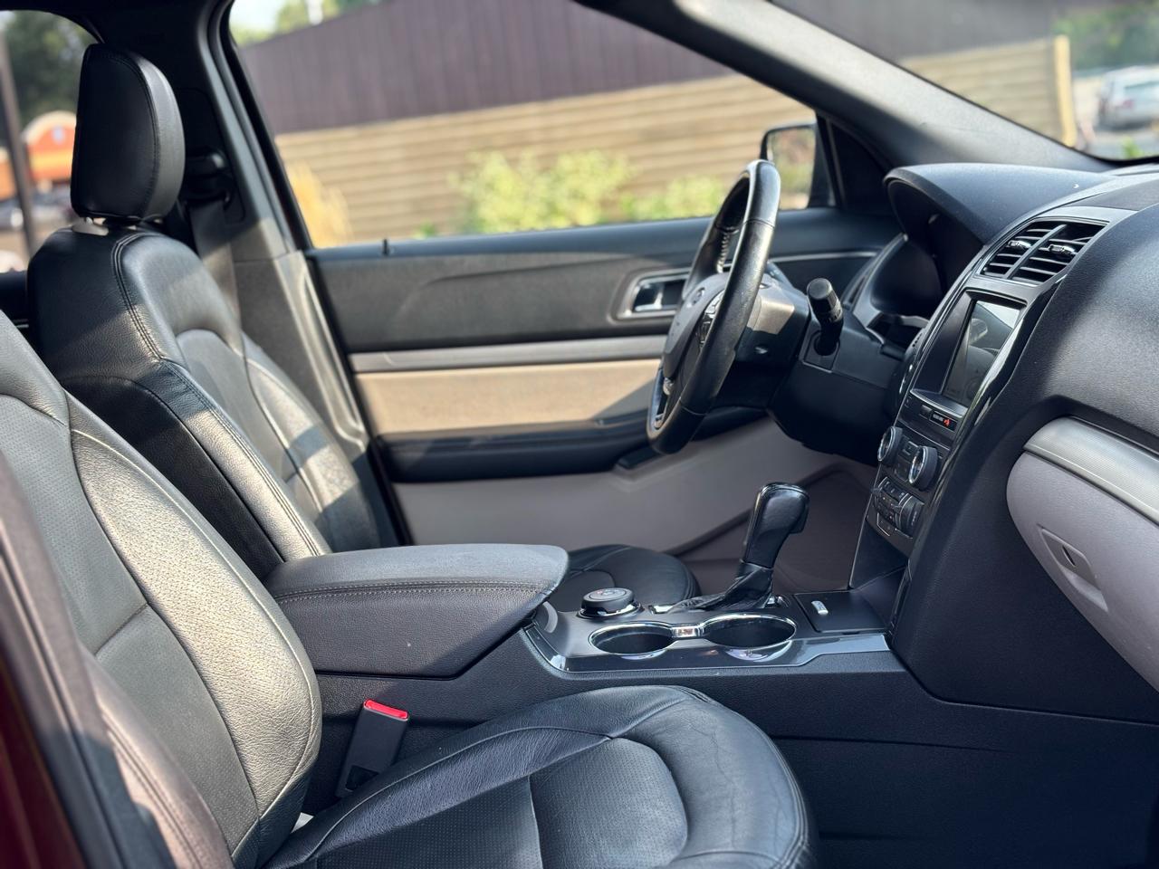 Ford Explorer XLT 4WD 2018
