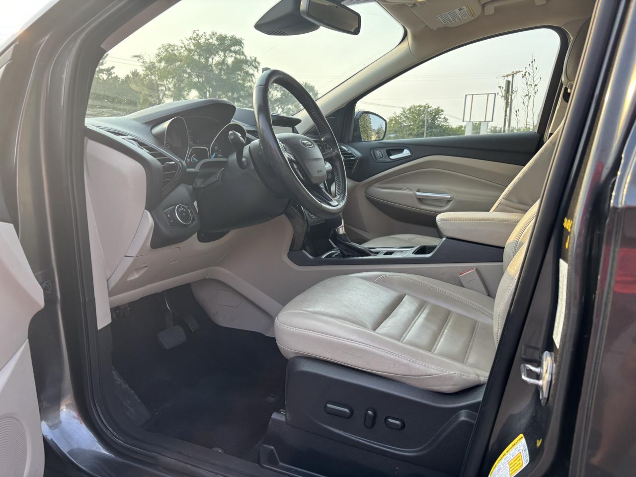 Ford Escape Titanium FWD 2017