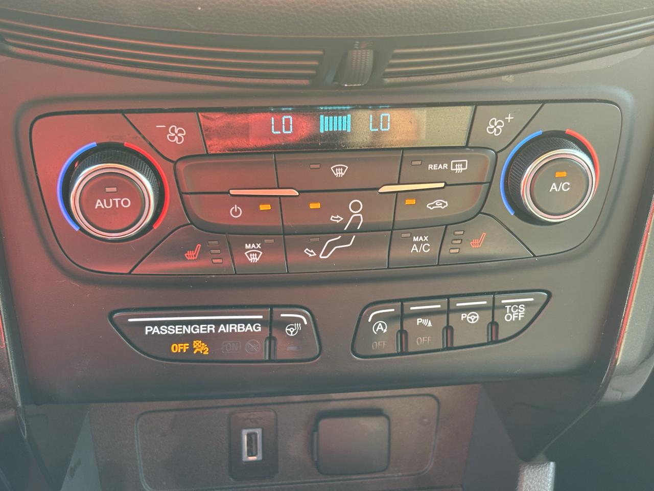 Ford Escape Titanium FWD 2017
