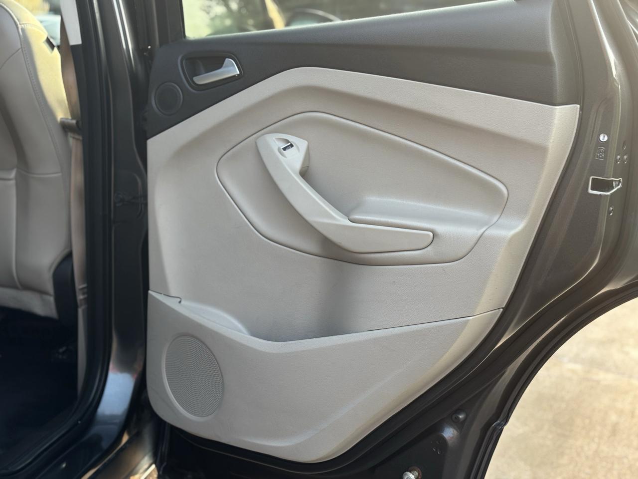 Ford Escape Titanium FWD 2017
