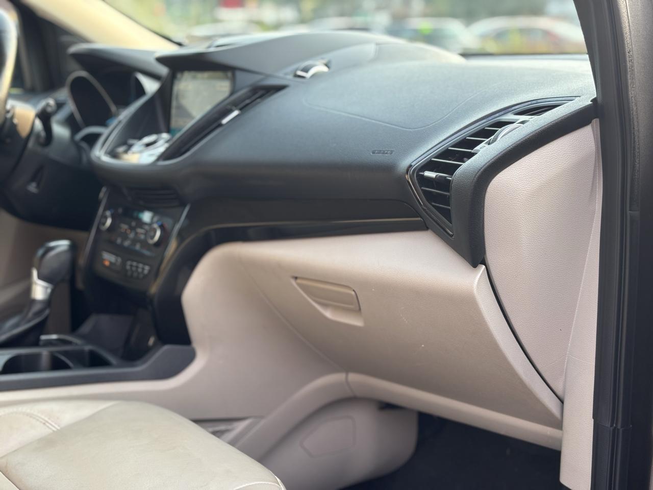 Ford Escape Titanium FWD 2017