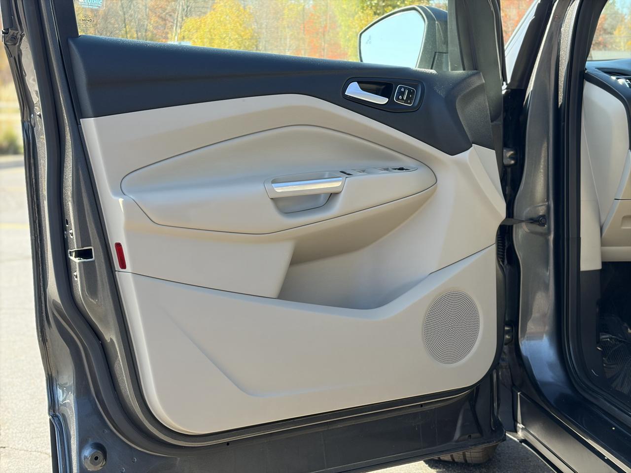 Ford Escape Titanium FWD 2017