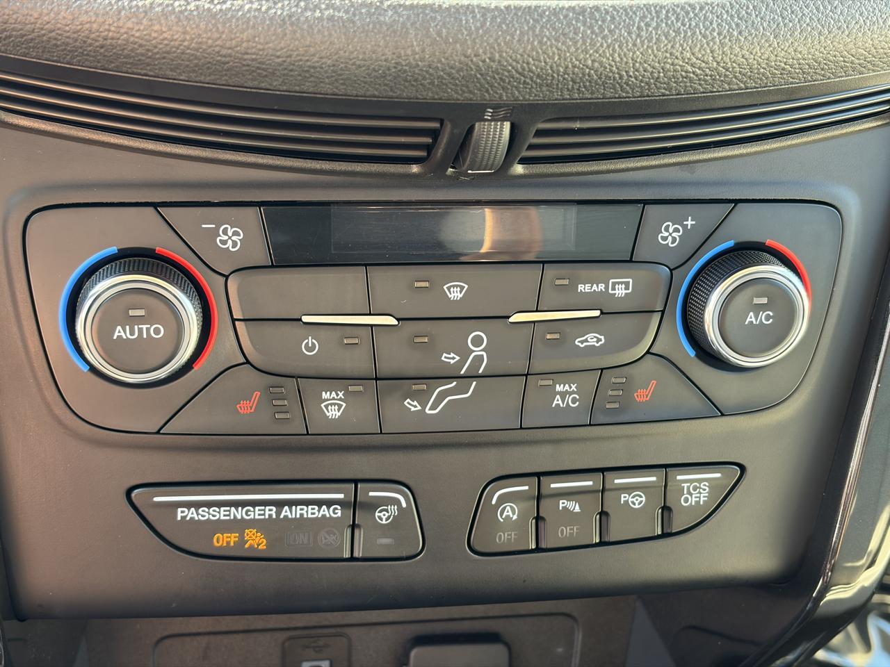 Ford Escape Titanium FWD 2017