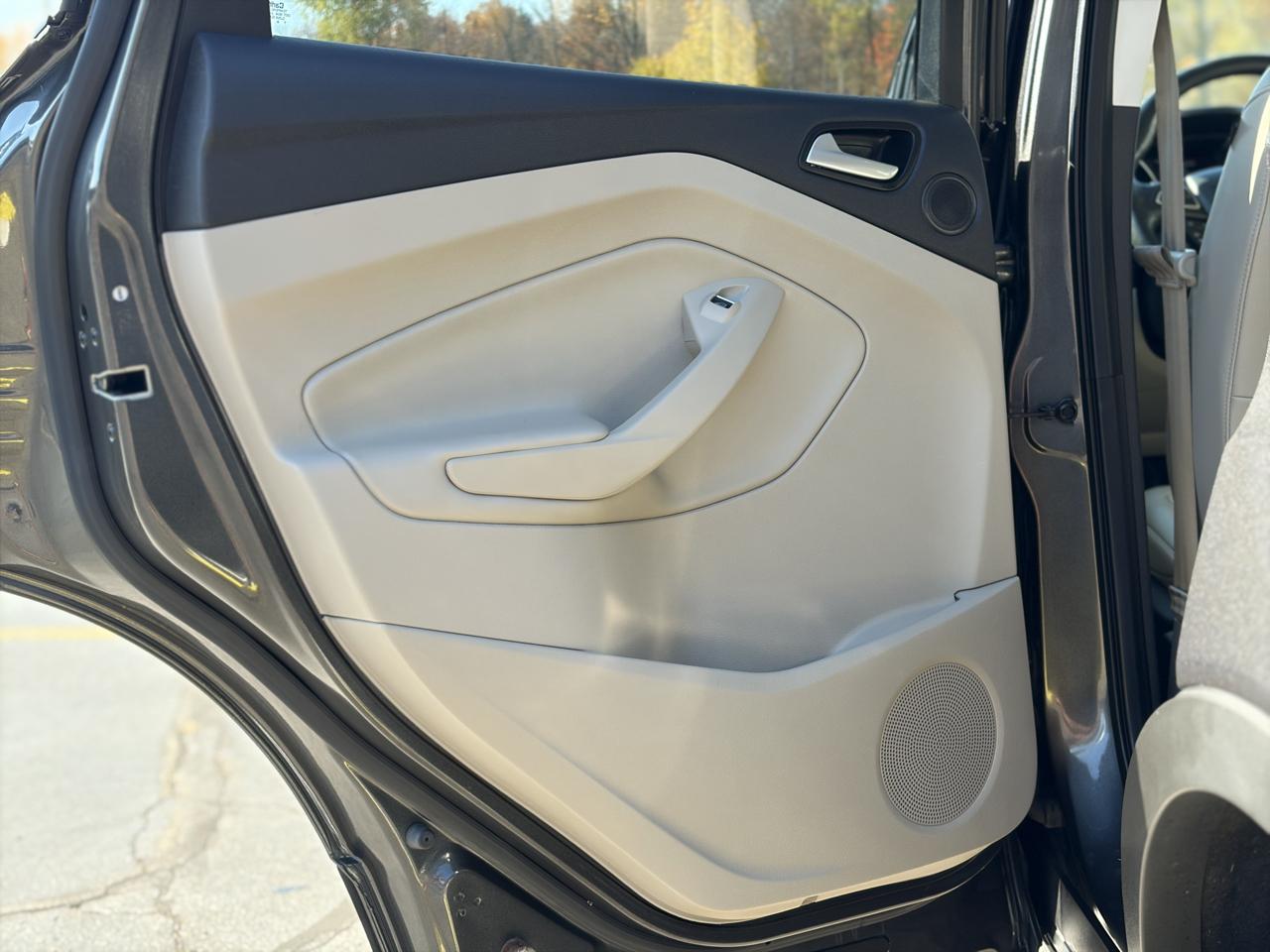 Ford Escape Titanium FWD 2017