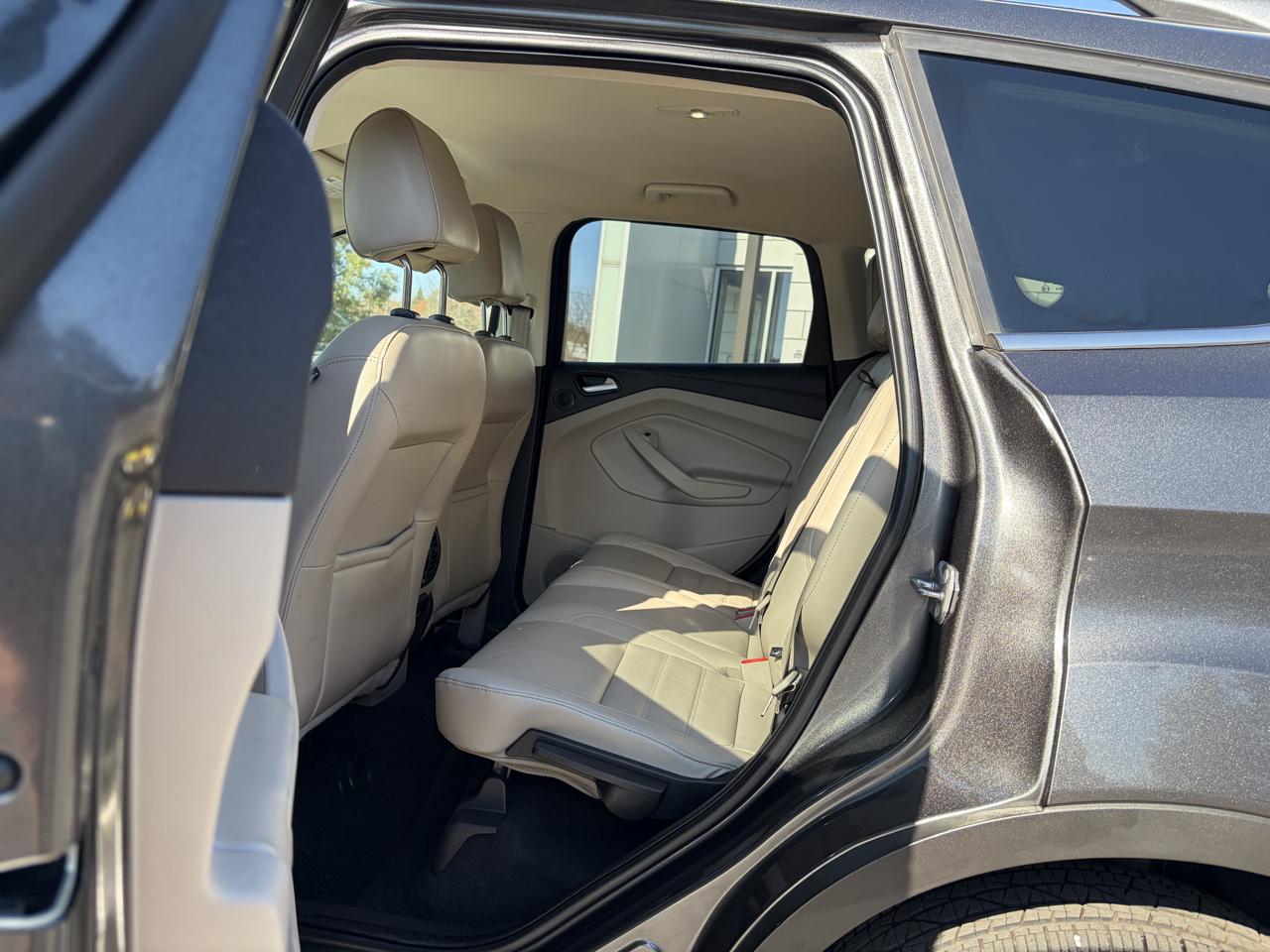 Ford Escape Titanium FWD 2017