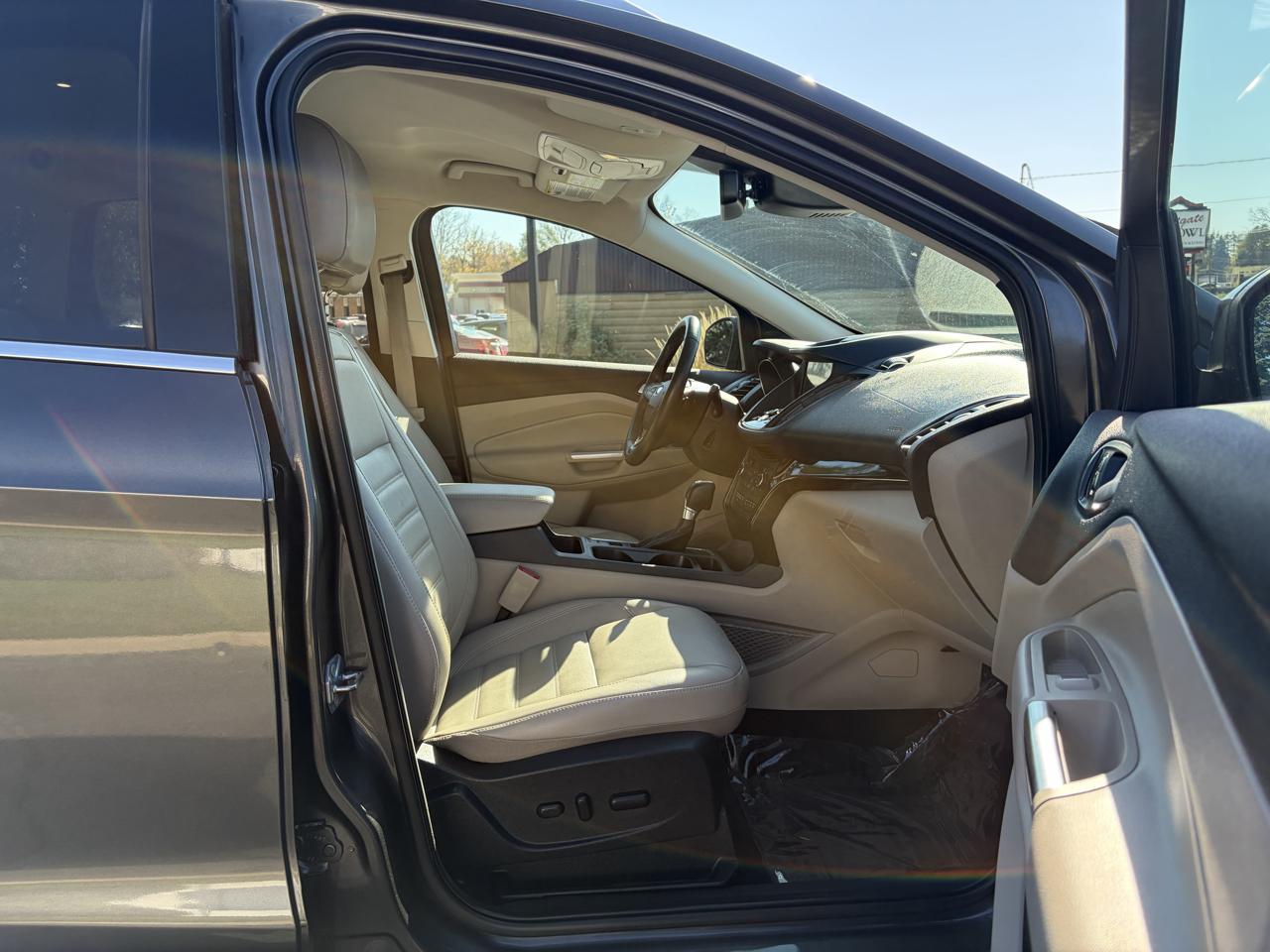 Ford Escape Titanium FWD 2017