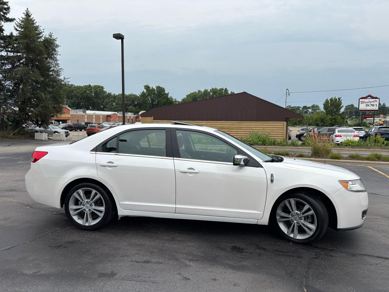 Lincoln MKZ FWD 2010