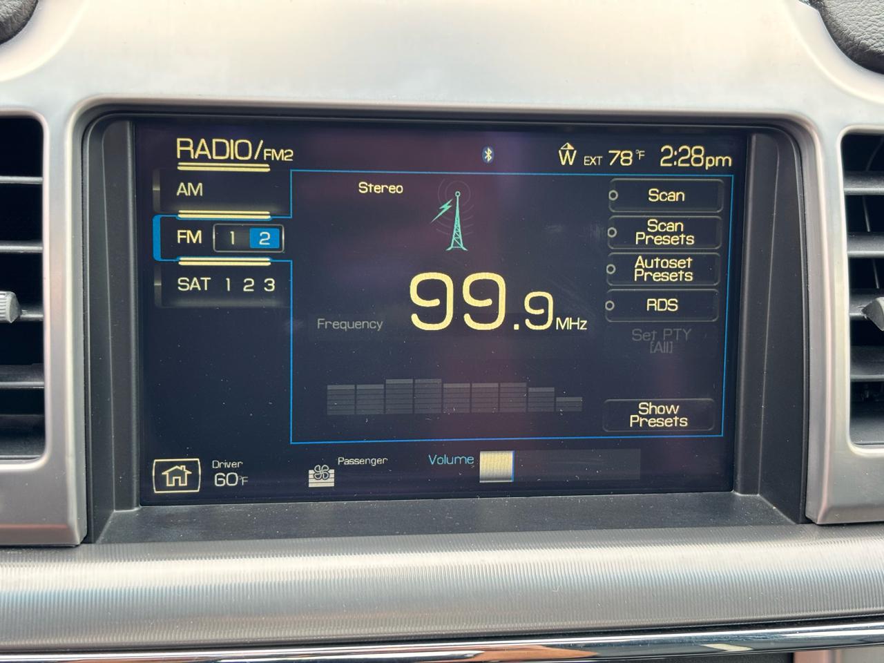 Lincoln MKZ FWD 2010