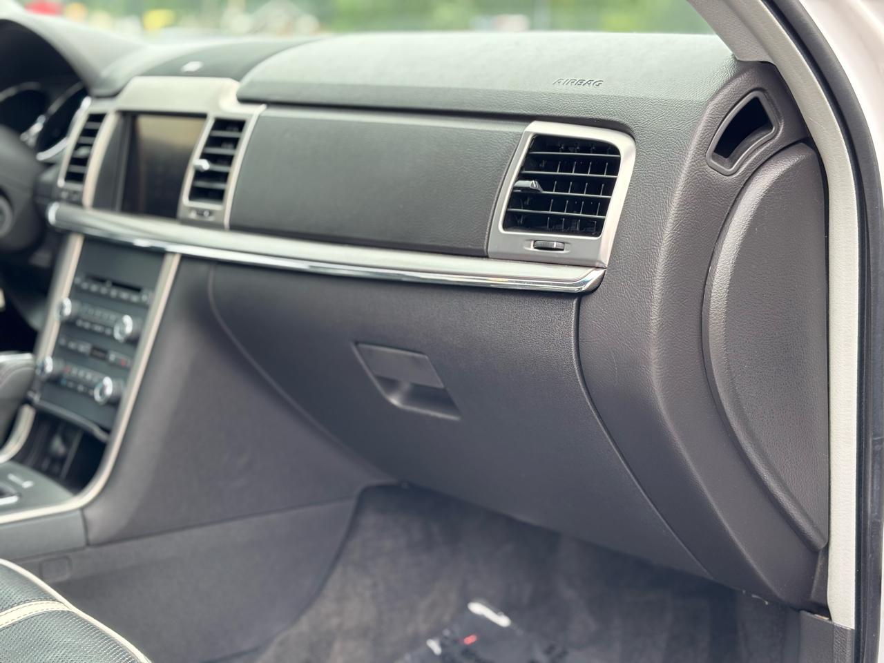 Lincoln MKZ FWD 2010