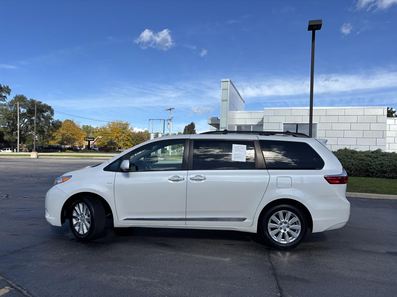 Toyota Sienna photo 4