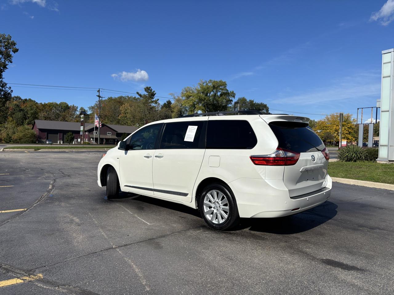 Toyota Sienna photo 5