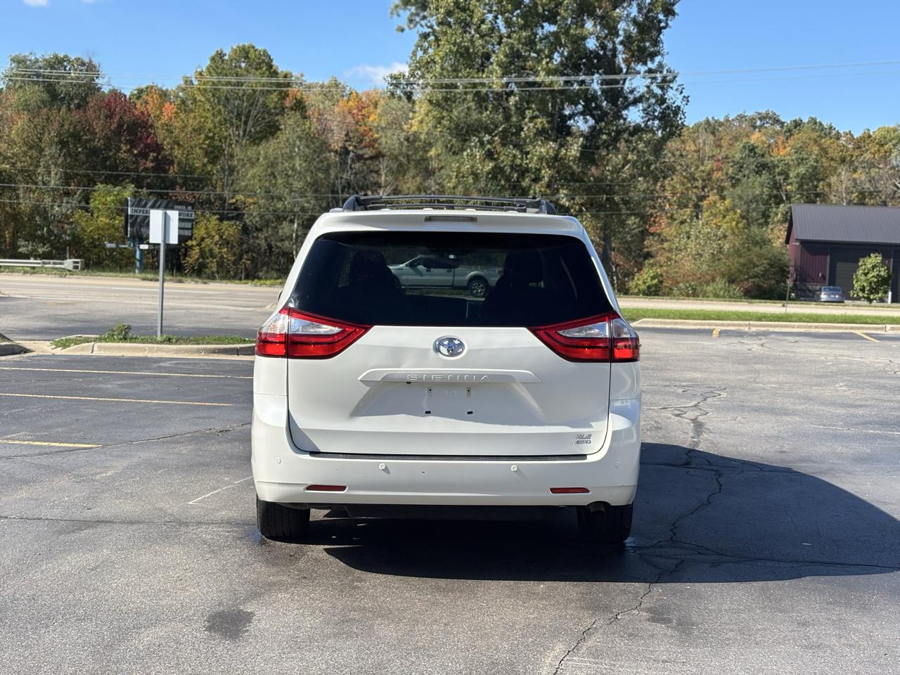 Toyota Sienna photo 7