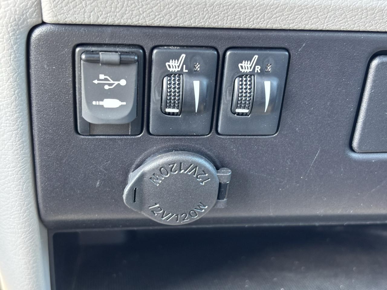 Toyota Sienna photo 29