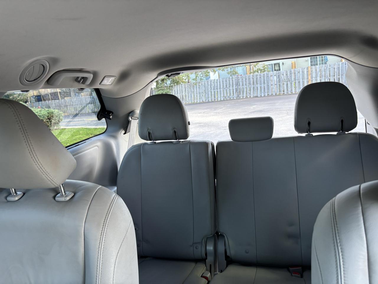 Toyota Sienna photo 33