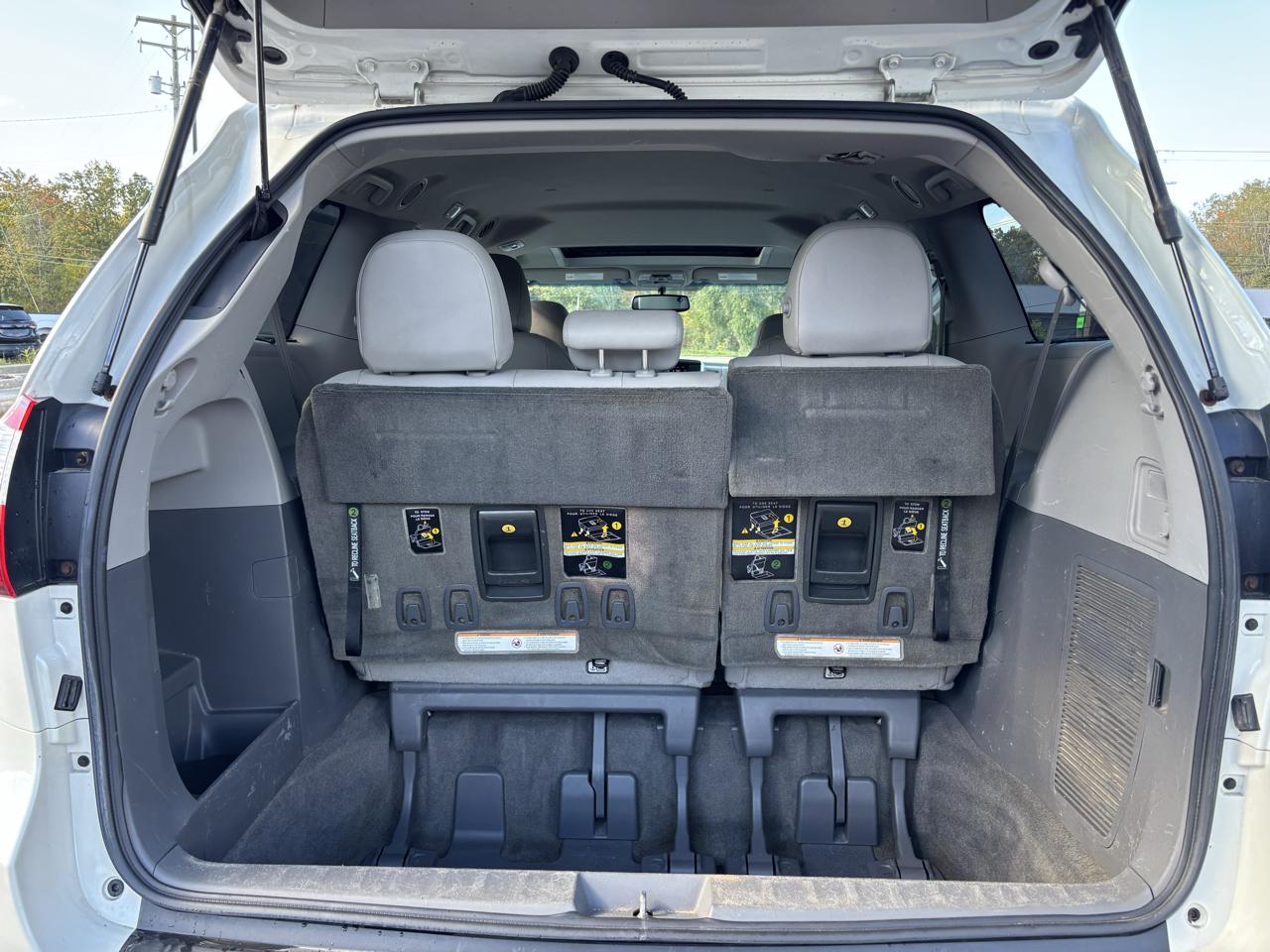 Toyota Sienna photo 34