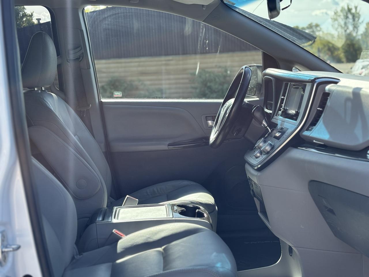 Toyota Sienna photo 41