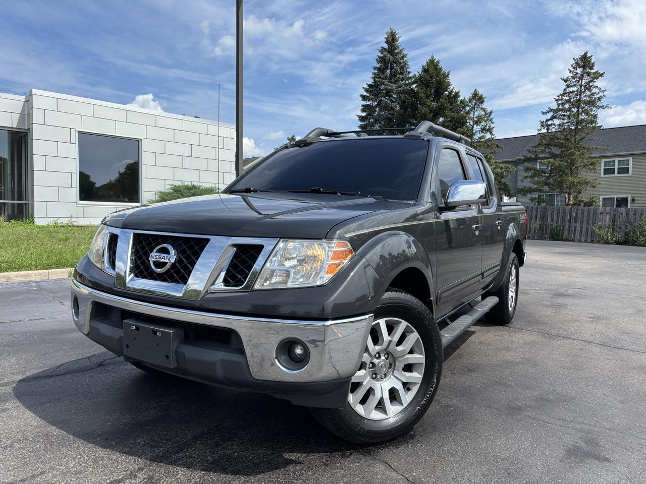 Nissan Frontier SL Crew Cab 4WD 2011