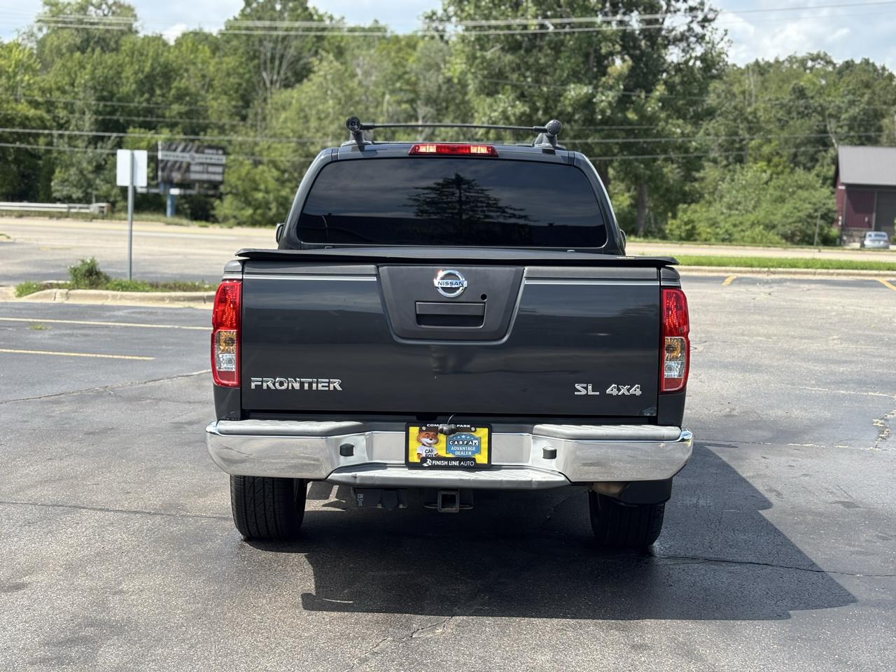 Nissan Frontier SL Crew Cab 4WD 2011