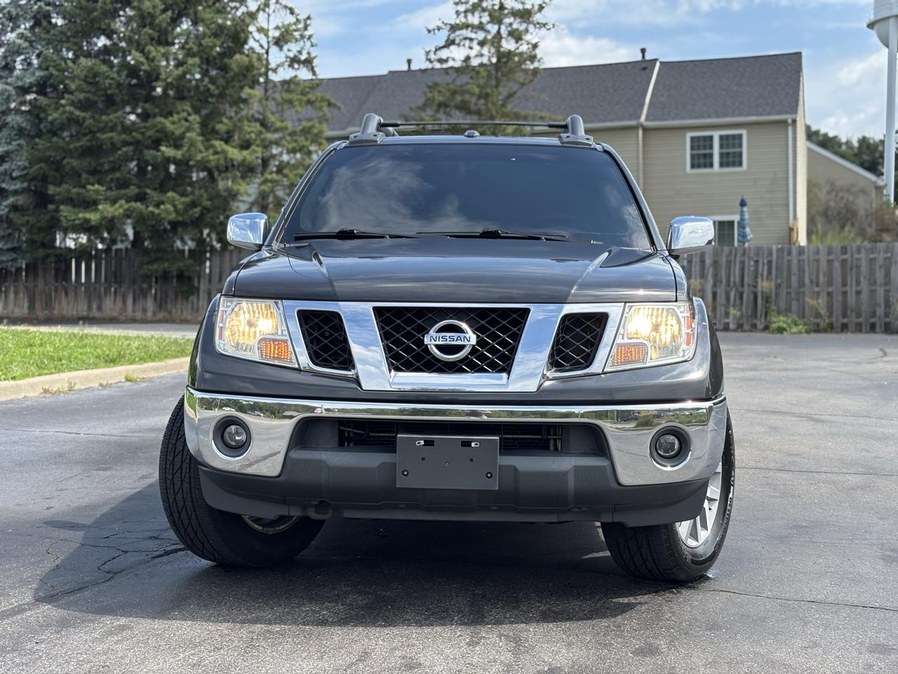 Nissan Frontier SL Crew Cab 4WD 2011