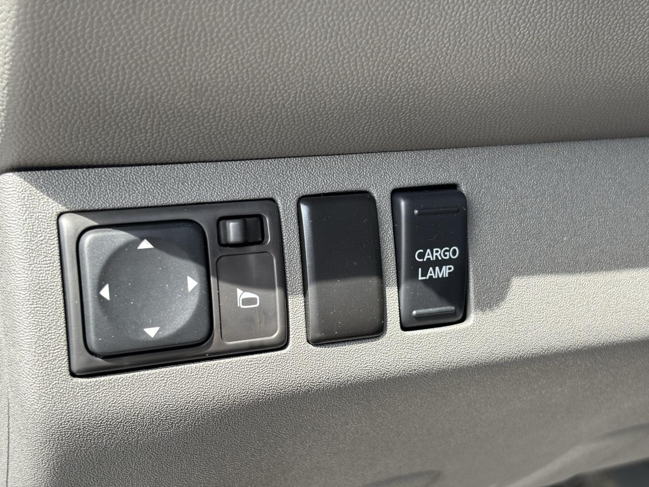 Nissan Frontier SL Crew Cab 4WD 2011