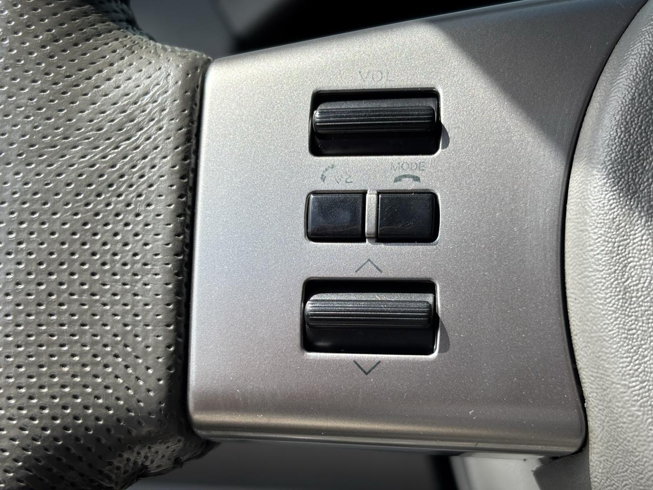 Nissan Frontier SL Crew Cab 4WD 2011