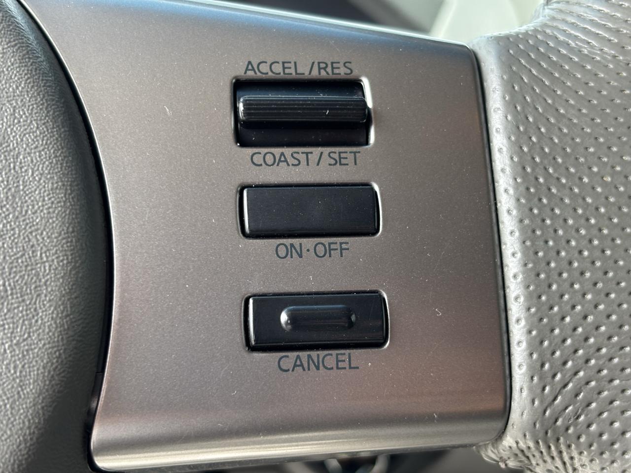Nissan Frontier SL Crew Cab 4WD 2011
