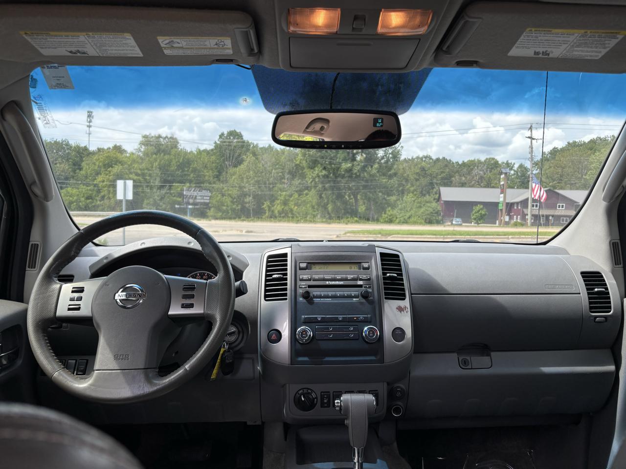 Nissan Frontier SL Crew Cab 4WD 2011