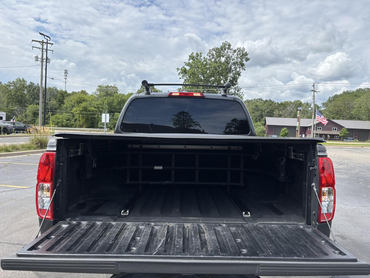 Nissan Frontier SL Crew Cab 4WD 2011
