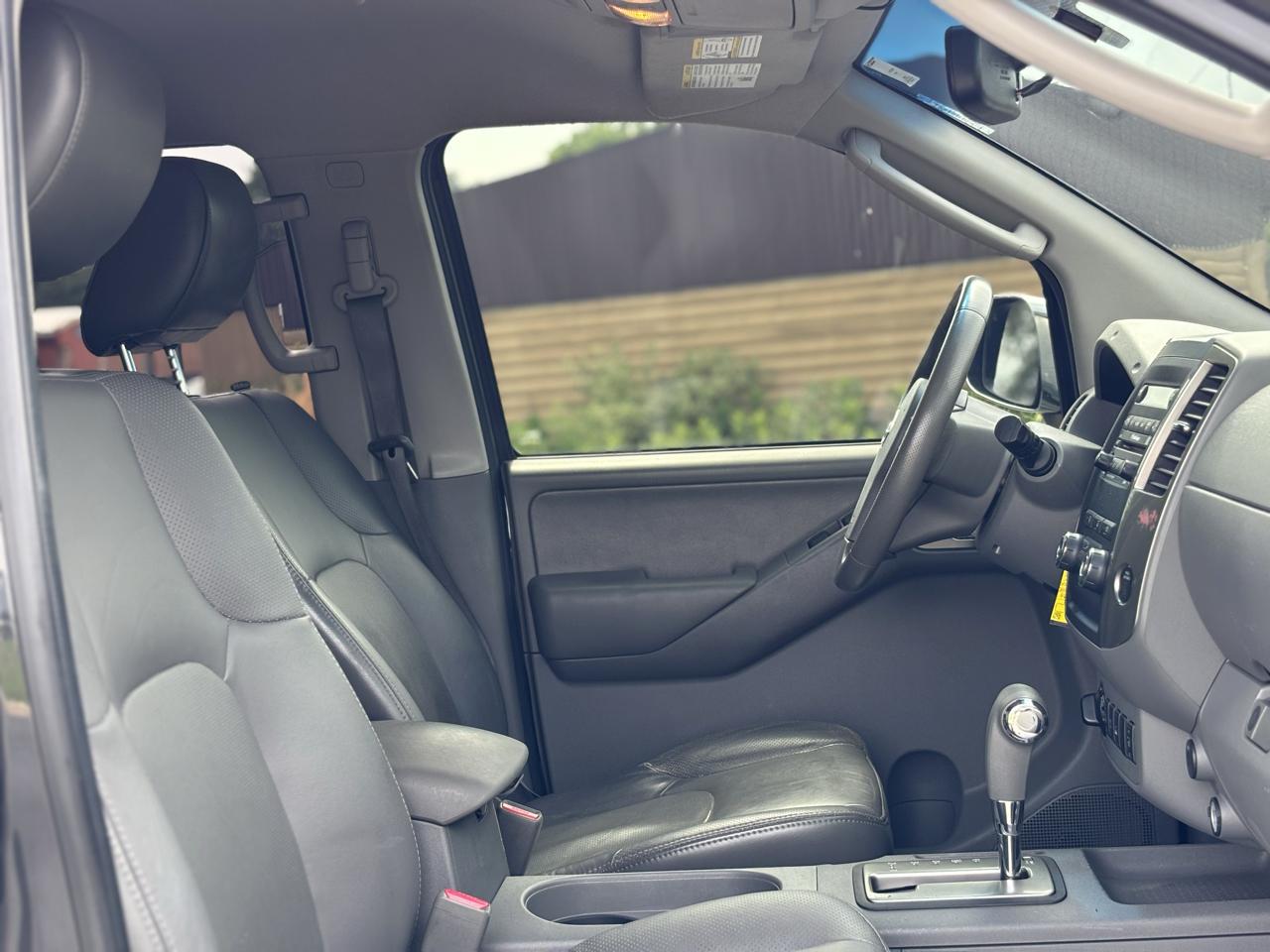 Nissan Frontier SL Crew Cab 4WD 2011