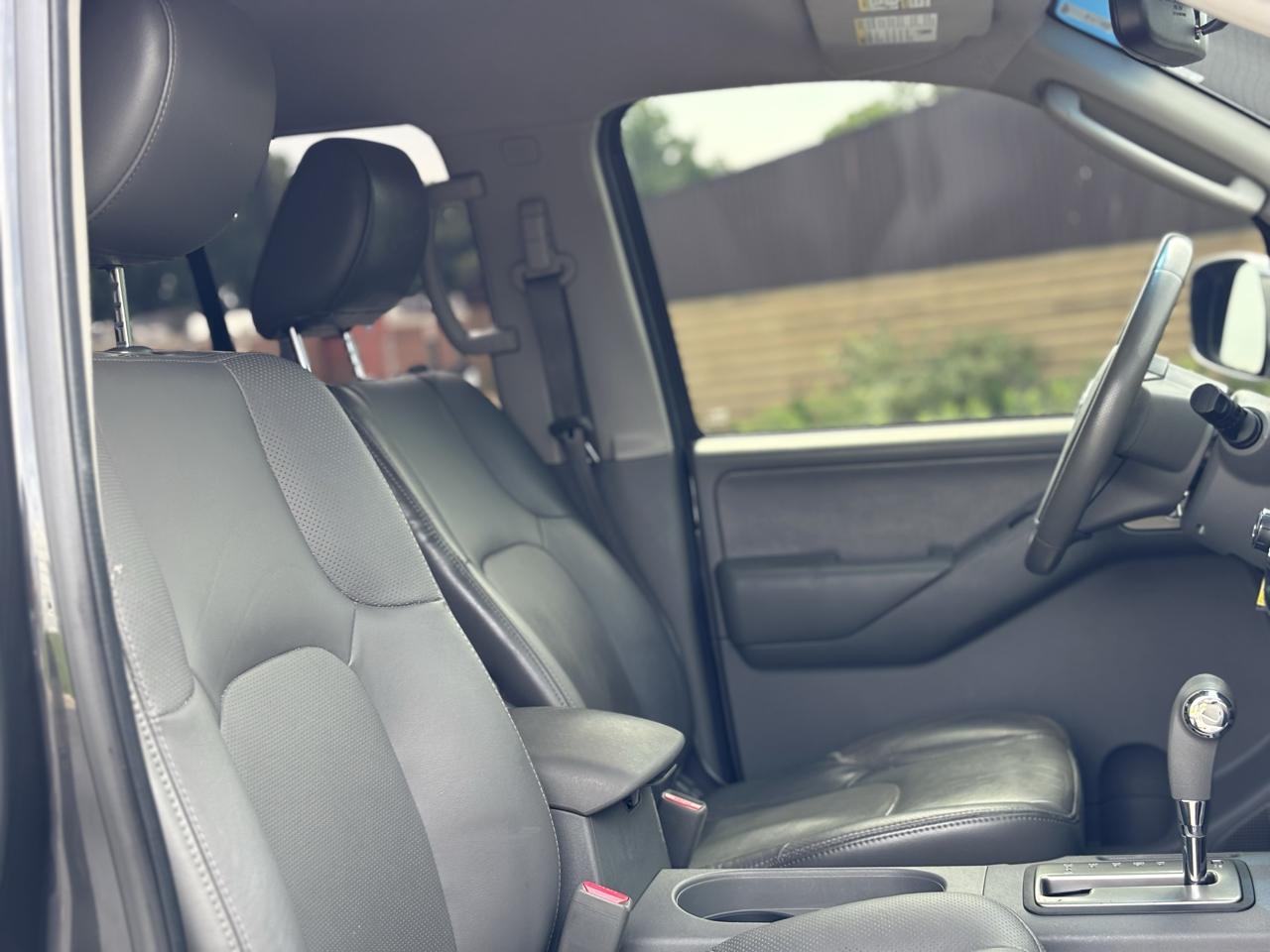 Nissan Frontier SL Crew Cab 4WD 2011