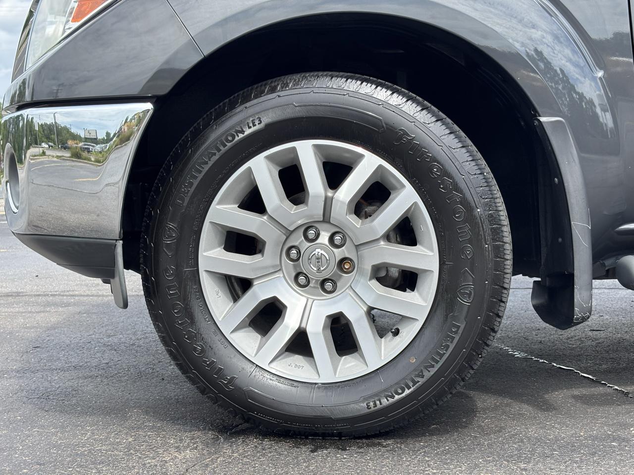 Nissan Frontier SL Crew Cab 4WD 2011