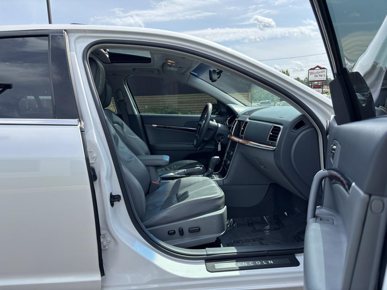 Lincoln MKZ AWD 2010