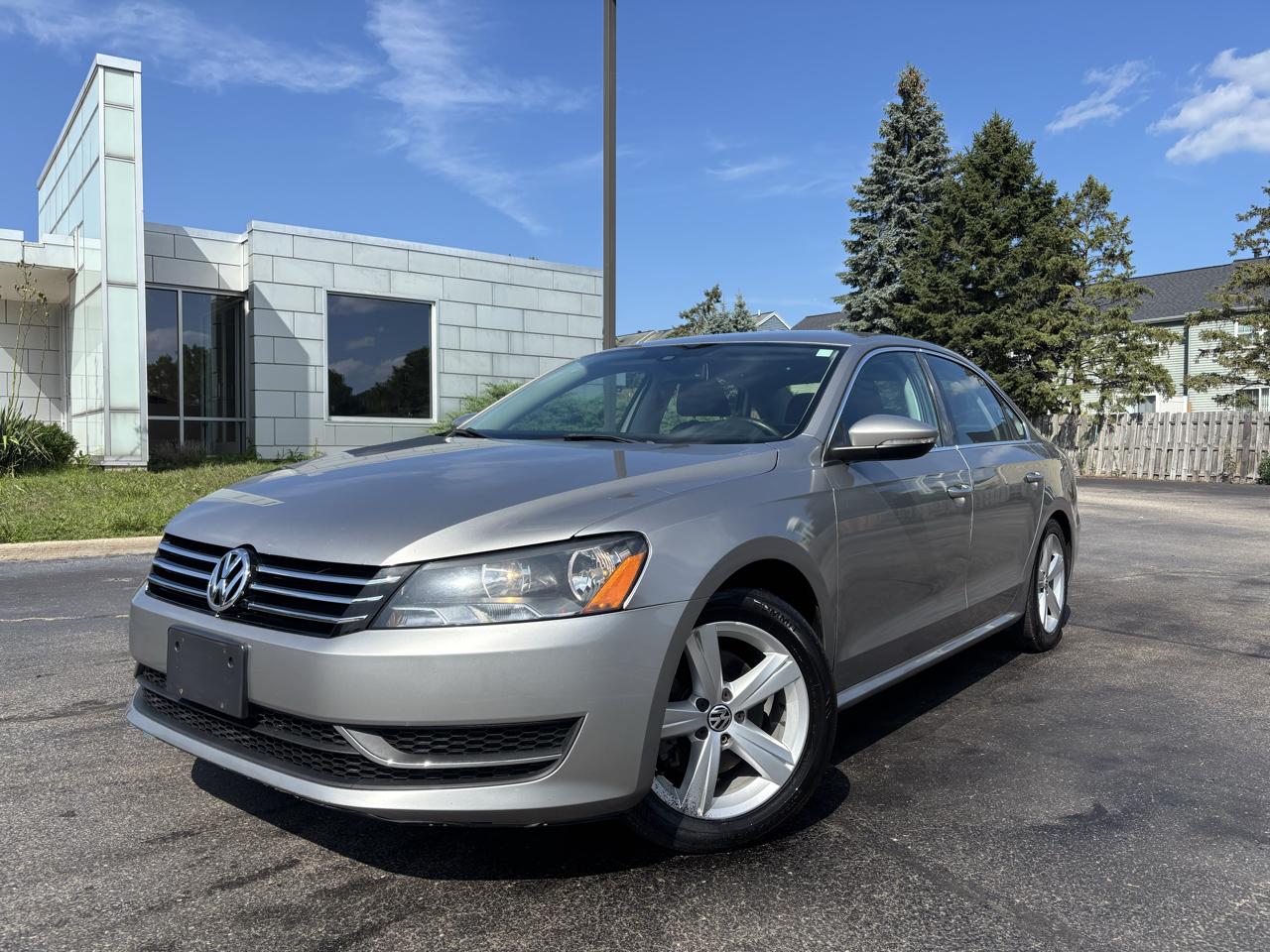 Volkswagen Passat 2.5L SE AT 2012