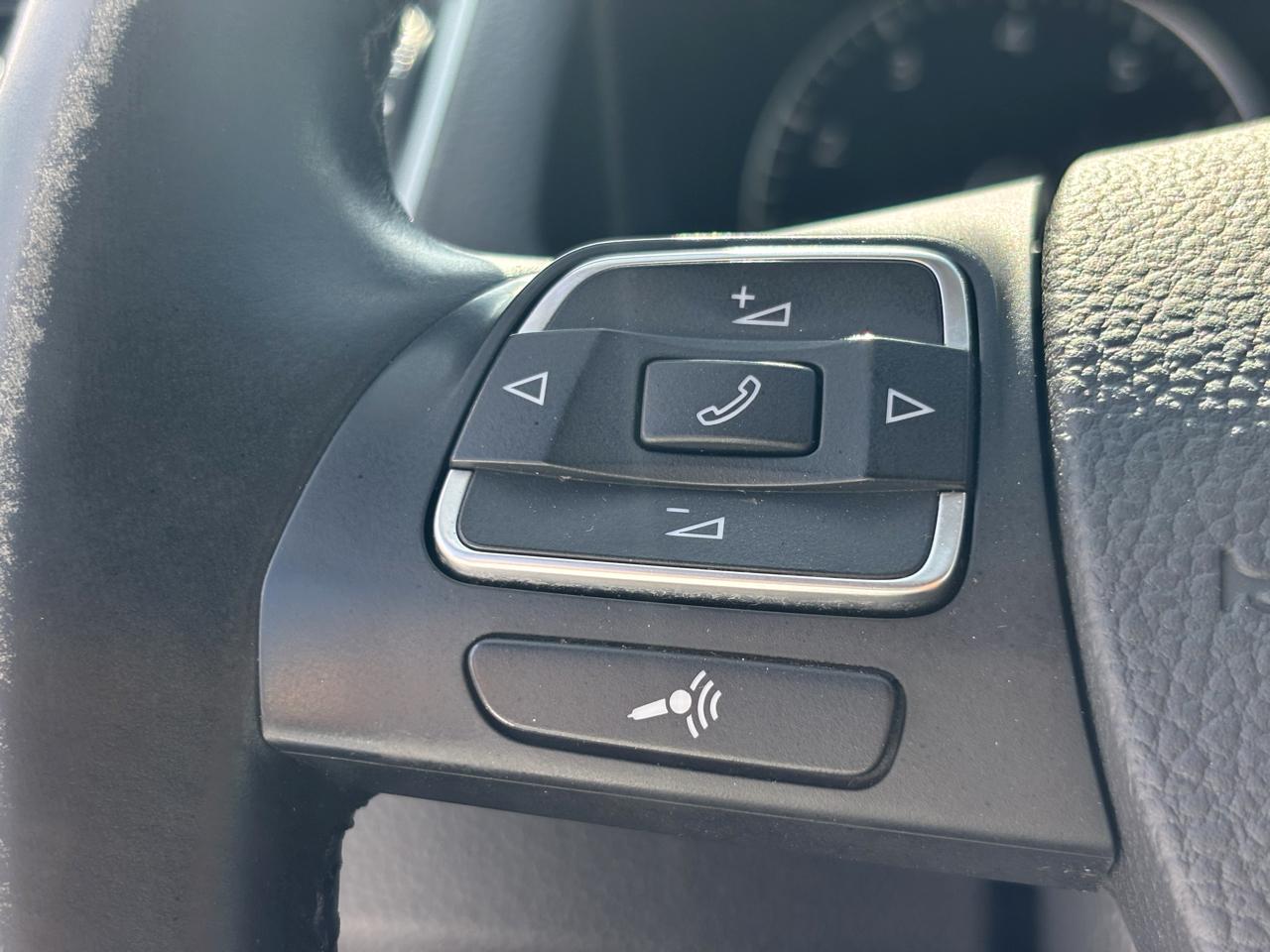 Volkswagen Passat 2.5L SE AT 2012