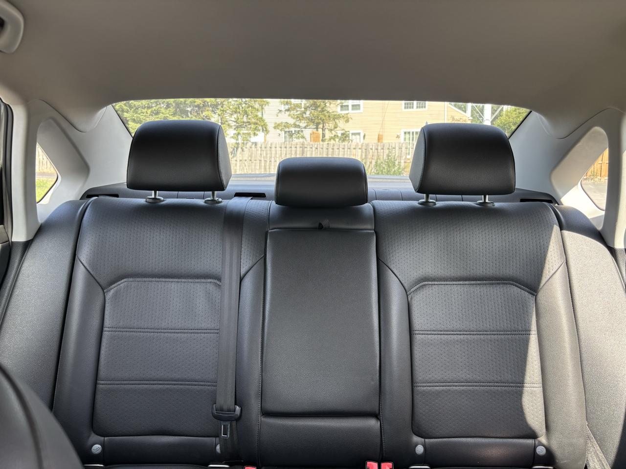 Volkswagen Passat 2.5L SE AT 2012