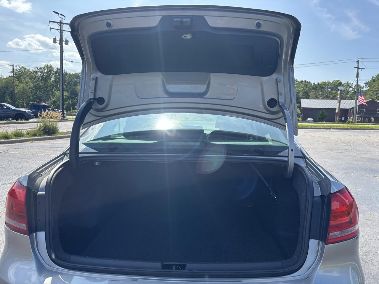 Volkswagen Passat 2.5L SE AT 2012