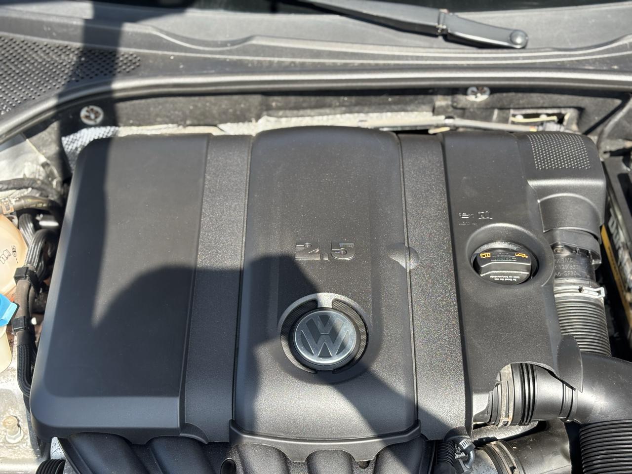 Volkswagen Passat 2.5L SE AT 2012