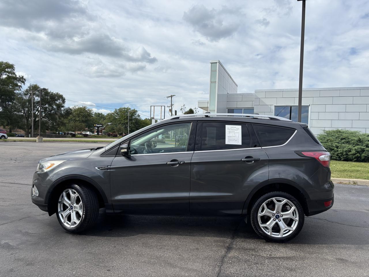 Ford Escape Titanium 4WD 2017