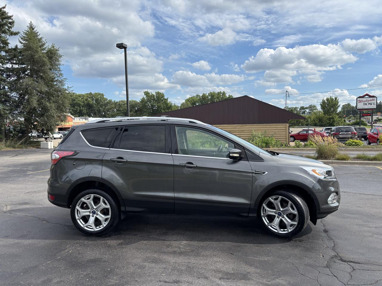 Ford Escape Titanium 4WD 2017