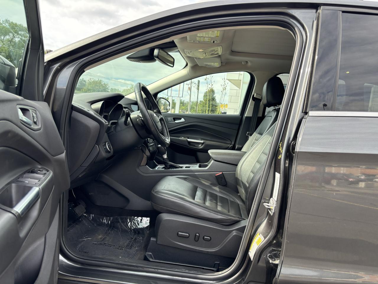 Ford Escape Titanium 4WD 2017